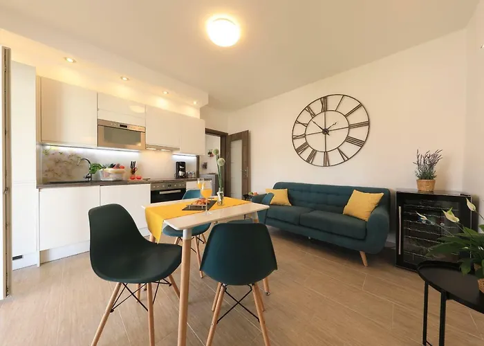 House Tamaris 펜션 자다르